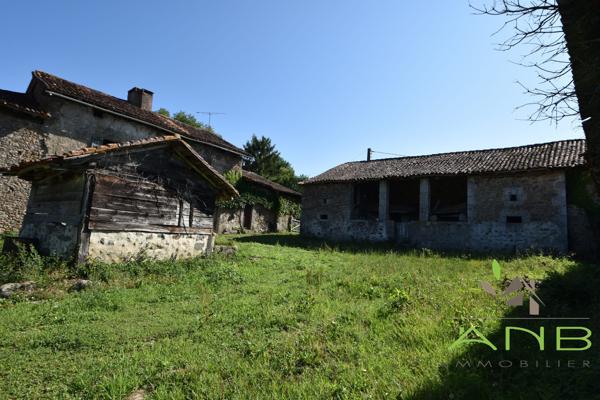 Propriété à rénover à Busserolles 24360