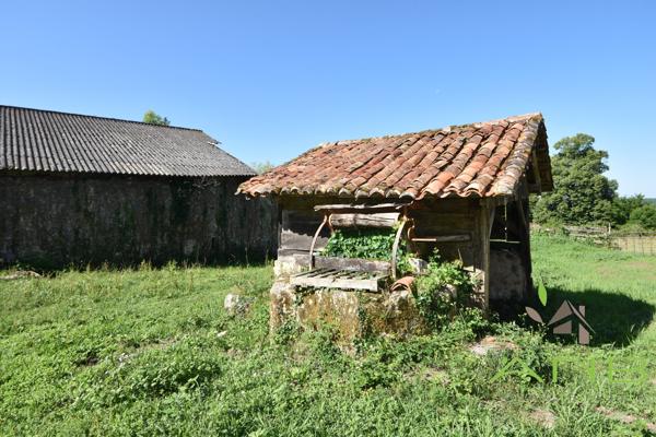 Propriété à rénover à Busserolles 24360