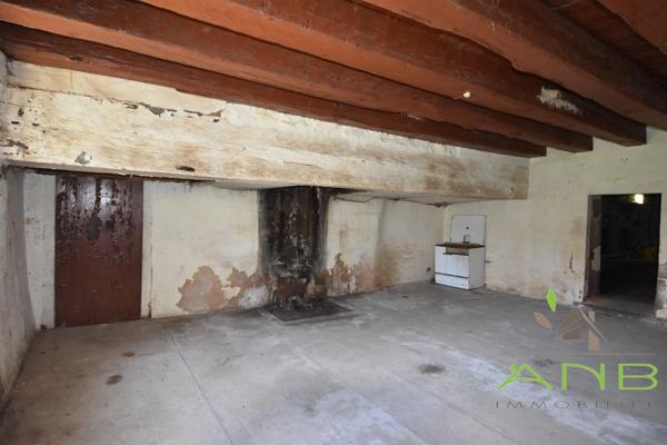 Propriété à rénover à Busserolles 24360
