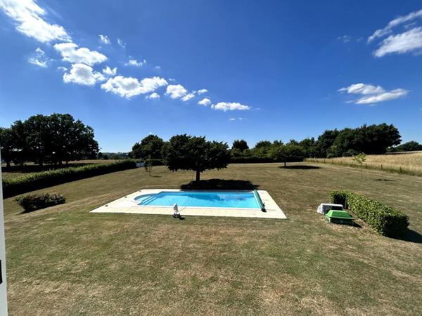 VUE UNIQUE Maison Chaulgnes 6 pièce(s) 172 m2