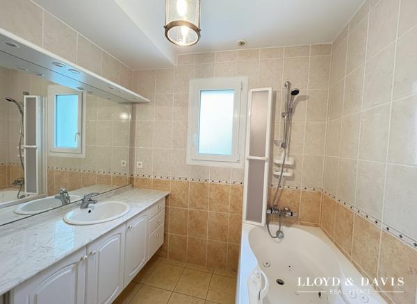 LANDERNEAU MAISON T6 DE PLAIN-PIED
