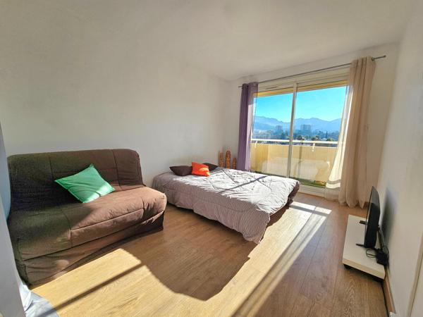PONT DE VIVAUX- Magnifique Appartement T3 à Marseille 13010