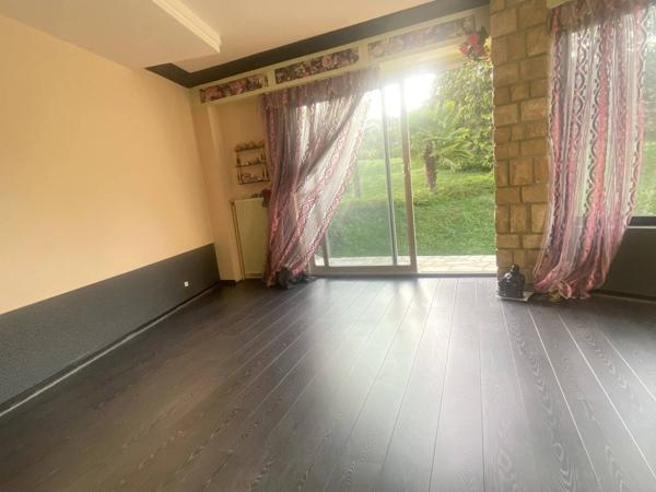 03800 GANNAT PROPRIÉTÉ AVEC PARC NATUREL AVEC VILLA 6 PIÈCES AVEC PARC NATUREL, AVEC GARAGES 3 PLACES AVEC PLACE DE PARKING AVEC TERRASSE, AVEC PICINE ET COURT DE TENNIS (HELIPORT)