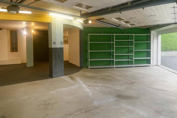 03800 GANNAT PROPRIÉTÉ AVEC PARC NATUREL AVEC VILLA 6 PIÈCES AVEC PARC NATUREL, AVEC GARAGES 3 PLACES AVEC PLACE DE PARKING AVEC TERRASSE, AVEC PICINE ET COURT DE TENNIS (HELIPORT)