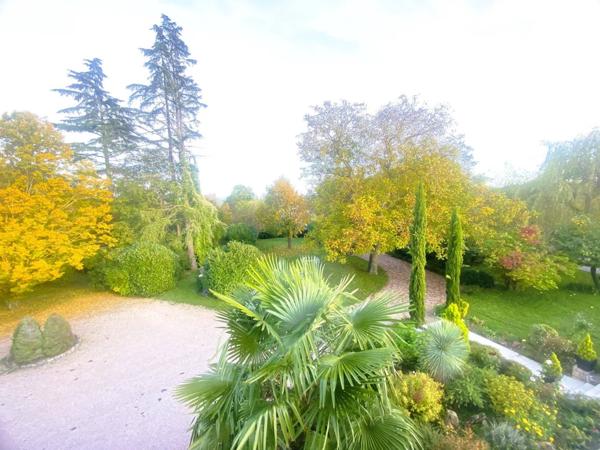 03800 GANNAT PROPRIÉTÉ AVEC PARC NATUREL AVEC VILLA 6 PIÈCES AVEC PARC NATUREL, AVEC GARAGES 3 PLACES AVEC PLACE DE PARKING AVEC TERRASSE, AVEC PICINE ET COURT DE TENNIS (HELIPORT)