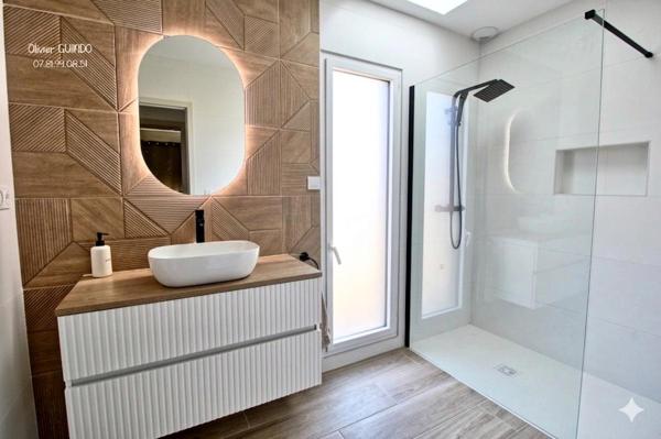 Maison  6 pièces de 160 m2 sur terrain de 500 m2 avec piscine