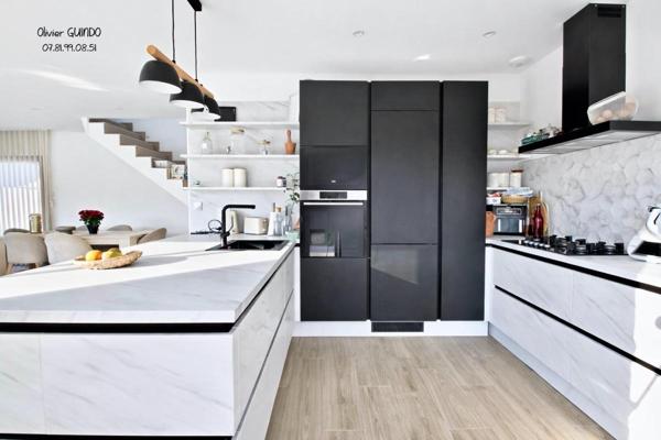 Maison  6 pièces de 160 m2 sur terrain de 500 m2 avec piscine