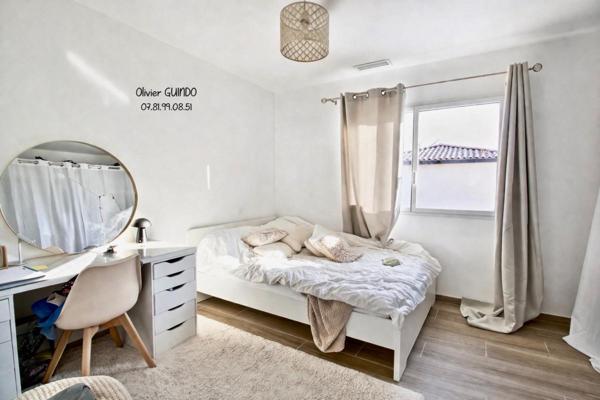 Maison  6 pièces de 160 m2 sur terrain de 500 m2 avec piscine