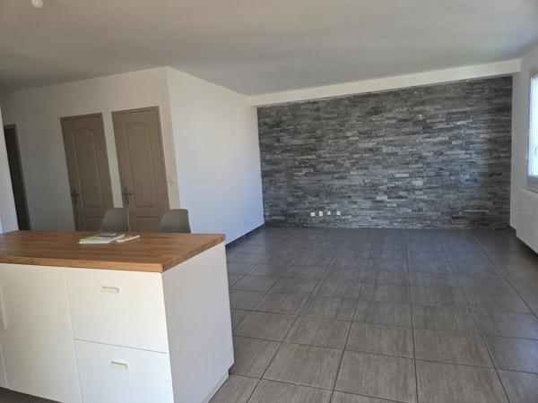 CUERS – Maison indépendante  3 chambres + studio – Quartier calme