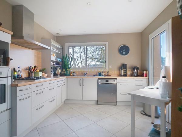 Genay (69730) Civrieux (01390) – Villa contemporaine 145 m² – Terrain 1400 m² – Calme absolu