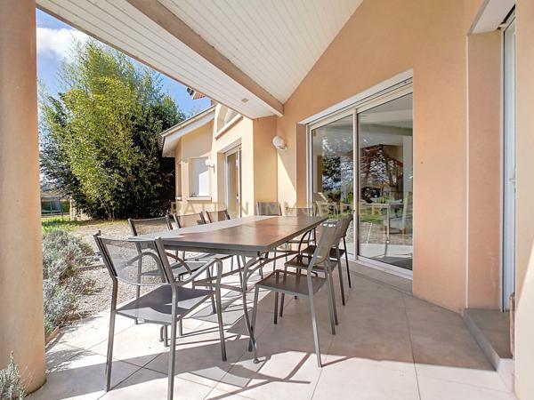 Genay (69730) Civrieux (01390) – Villa contemporaine 145 m² – Terrain 1400 m² – Calme absolu