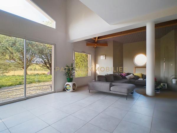 Genay (69730) Civrieux (01390) – Villa contemporaine 145 m² – Terrain 1400 m² – Calme absolu