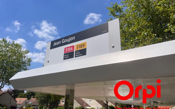 Maison à vendre    7 pièces •  Montigny-le-Bretonneux