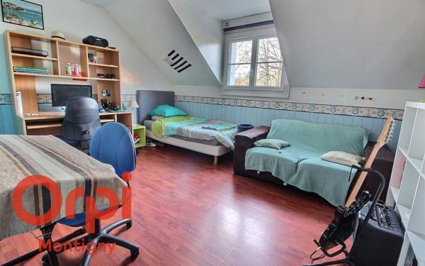 Maison à vendre    7 pièces •  Montigny-le-Bretonneux