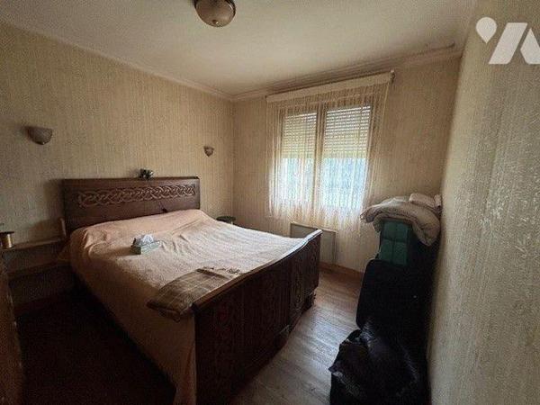 Maison d'habitation comprenant :
- Au sous-sol : un garage, une cave
- Au rez-de-chaussée : u...