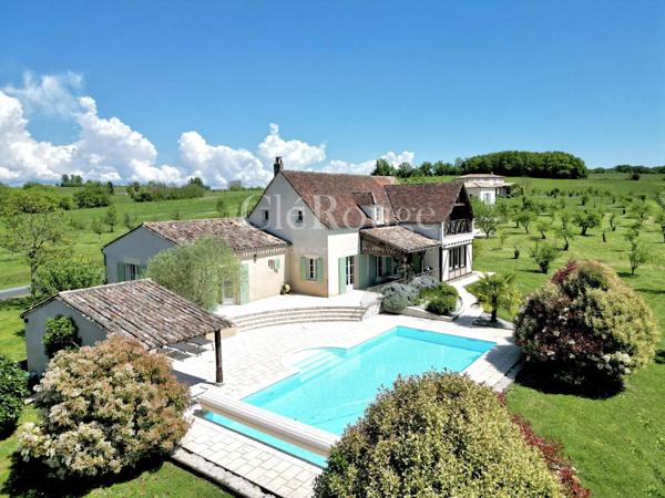 Proche de Bergerac  Élégante propriété avec vue imprenable sur golf et vignobles