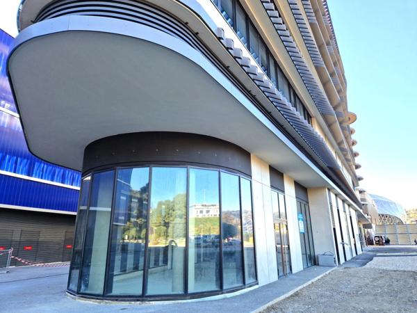 A louer, Local commercial, 100 m², St Isidore, Plaine du Var, Nice 06200, Alpes-Maritimes