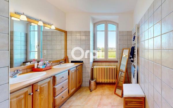 Maison à vendre    7 pièces • 188,72 m2 Ruoms