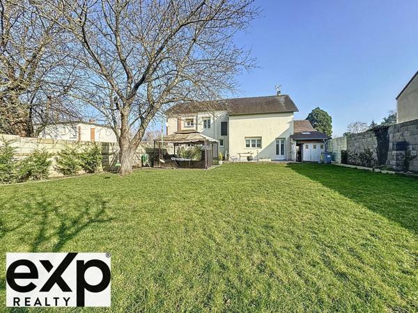 Maison familiale de 157 m² – 6 pièces, jardin et belle luminosité