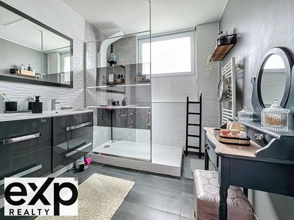 Maison familiale de 157 m² – 6 pièces, jardin et belle luminosité