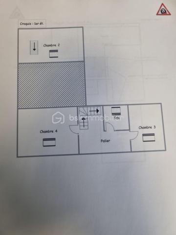 ✨  charmante maison – 133 m² habitables sur 1 400 m² de terrain – Meslay-le-Grenet

Située dans un environnement calme et recherché à Meslay-le-Grenet, à proximité immédiate des écoles, commerces et axes autoroutiers, cette belle maison familiale de 133 m² séduit par ses volumes, son potentiel et la qualité de ses prestations, le tout sur un terrain de 1 400 m² dont 1 000 m² de jardin paysager.

🔹 Rez-de-chaussée
Dès l’entrée, vous découvrirez une vaste entrée élégante avec toilettes indépendantes, desservant un espace de vie lumineux composé d’un séjour ouvert sur la cuisine, idéal pour les moments de convivialité.
Une superbe suite parentale complète ce niveau, offrant un espace intime avec baignoire, douche et double vasque.

🔹 À l’étage
L’espace nuit propose :
	•	Deux chambres confortables
	•	Une salle d’eau moderne avec douche, vasque et WC

🔹 Dernier niveau
Un espace accessible par escalier escamotable dessert une pièce polyvalente pouvant accueillir selon vos besoins :
	•	chambre d’appoint
	•	bureau
	•	espace loisirs
	•	ou zone de stockage optimisée

🔧 Prestations & confort
	•	Maison entièrement électrique
	•	Plancher chauffant électrique sur une partie de l’habitation
	•	Conduit Poujoulat existant, prêt à recevoir un poêle (bois ou granulés), pour un confort thermique optimisé et une ambiance chaleureuse

🏡 Dépendance
Une grange indépendante de 60 m² avec étage offre un potentiel remarquable : atelier, stockage, garage, projet d’aménagement, activité professionnelle ou dépendance future.

🌿 Extérieurs
Terrain généreux de 1 400 m², dont 1 000 m² de jardin, offrant un cadre de vie paisible, verdoyant et propice aux projets paysagers, familiaux ou de loisirs.

📍 Situation
Meslay-le-Grenet, commune recherchée pour sa qualité de vie, sa proximité avec :
	•	écoles
	•	commerces
	•	accès autoroutiers
	•	bassins d’emploi

⸻

💎 Un bien rare sur le secteur, alliant volumes, fonctionnalité, potentiel d’évolution et cadre de vie privilégié.
Idéal pour résidence principale familiale ou projet patrimonial.