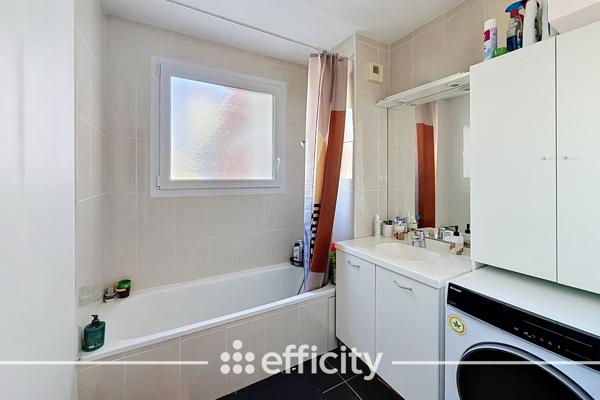 Appartement
         4 pièces
        - 83 m² Exclusivité 209 000 € *