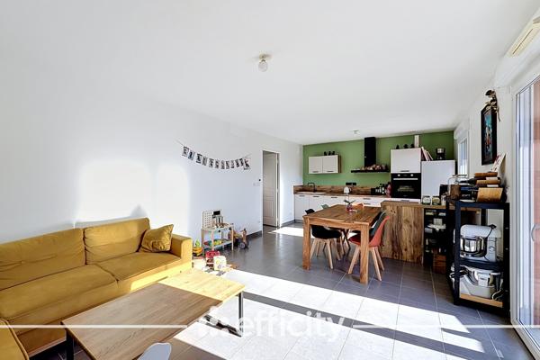 Appartement
         4 pièces
        - 83 m² Exclusivité 209 000 € *