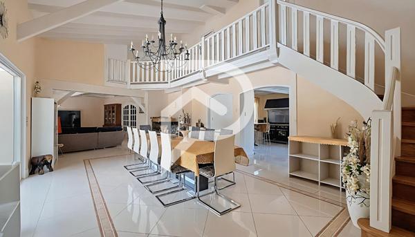 Maison 7 pièces 220 m2