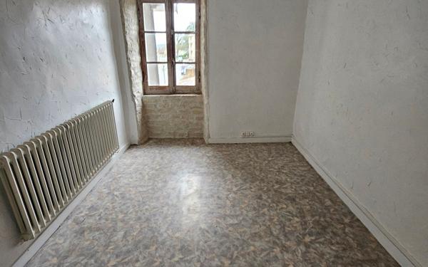 Immeuble à vendre    7 pièces •  Bellac