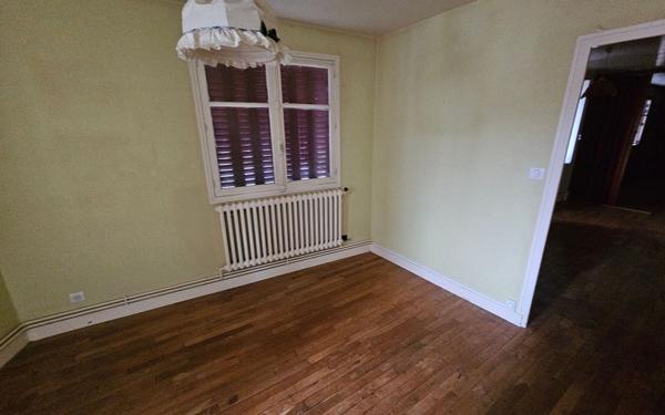 Immeuble à vendre    7 pièces •  Bellac