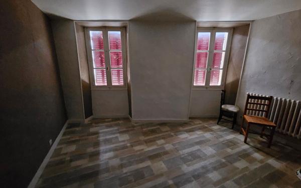 Immeuble à vendre    7 pièces •  Bellac