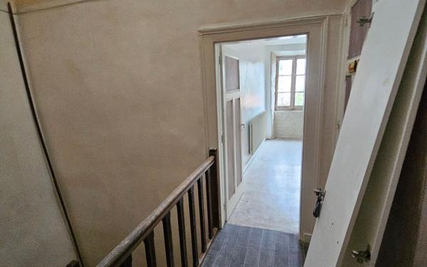 Immeuble à vendre    7 pièces •  Bellac