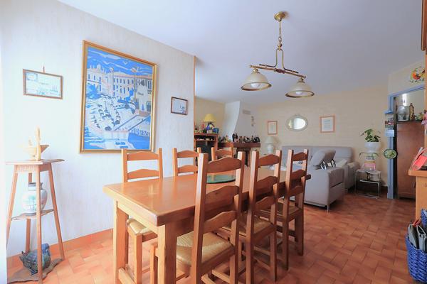 VENTE d'une maison 5 pièces (105 m²) à MAUGUIO
