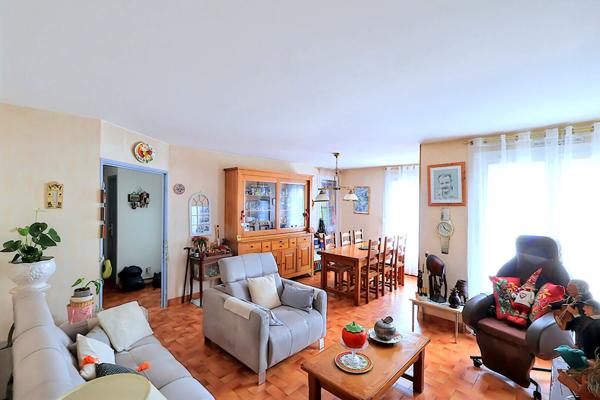 VENTE d'une maison 5 pièces (105 m²) à MAUGUIO