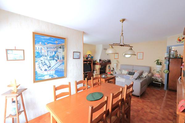 VENTE d'une maison 5 pièces (105 m²) à MAUGUIO