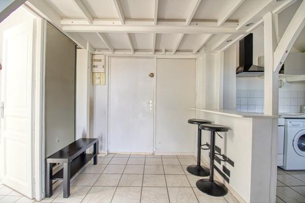 Studio avec mezzanine, balcon et vue dégagée