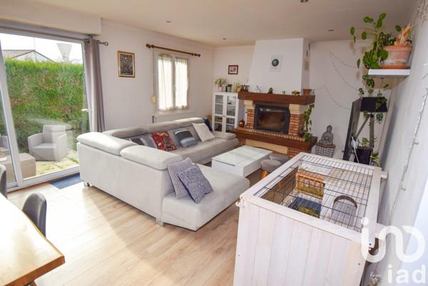 Maison 6 pièces de 130 m² à Guignes (77390)