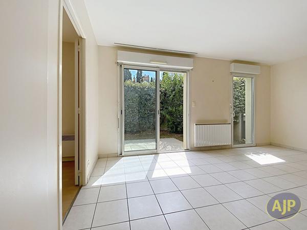 Appartement à vendre Nantes - 2 pièces, 38m² avec 1 chambre(s) à 140 000€ - AJP Immobilier Nantes Est