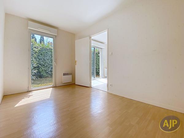Appartement à vendre Nantes - 2 pièces, 38m² avec 1 chambre(s) à 140 000€ - AJP Immobilier Nantes Est