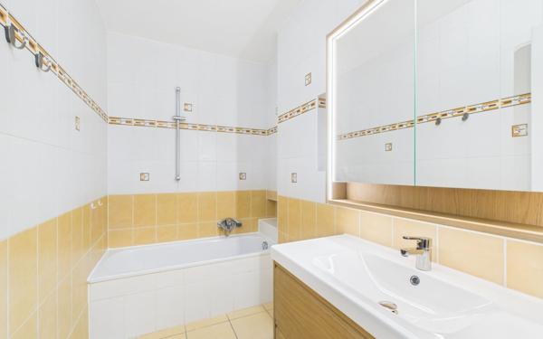 Appartement à louer    3 pièces • 82 m2 Strasbourg