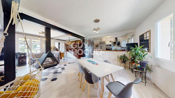 Propriété 258 m² avec piscine, 1.1 ha de terrain et hangar proche Hagetmau