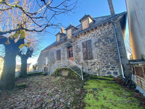 Maison à vendre à Saint-Bonnet-de-Salers dans le Cantal (15140), ref : 15060/1126