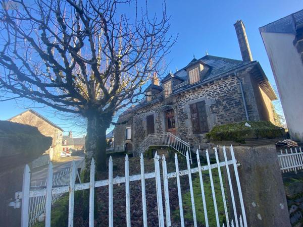 Maison à vendre à Saint-Bonnet-de-Salers dans le Cantal (15140), ref : 15060/1126