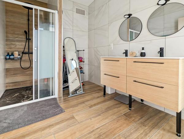 Maison  5 pièce(s) 149 m2