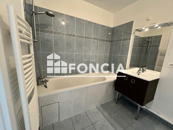 Location Appartement 2 pièces 44 m² - 64 RUE DANIEL MAYER Tours 37100