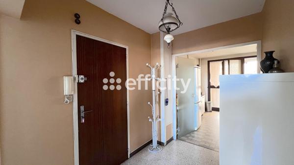 Appartement
         4 pièces
        - 84 m² 179 000 € *
