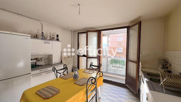 Appartement
         4 pièces
        - 84 m² 179 000 € *