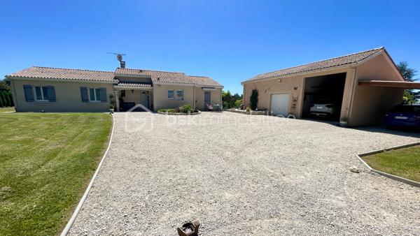 A 10 minutes de Lalinde, nichée sur les hauteurs de Couze-et-Saint-Front, au cœur d’un environnement calme et recherché, cette élégante maison contemporaine de plain-pied exposée plein sud, offre 130 m² habitables. 
Parfaitement agencée, soigneusement entretenue et très lumineuse grâce à ses larges baies vitrées, elle se compose d'une entrée avec placard, d'une cuisine ouverte sur un vaste séjour chaleureux agrémenté d'un poêle à bois, ainsi que d'un cellier/buanderie avec accès direct à l'extérieur.
Côté nuit, elle comprend quatre chambres, une salle de bains équipée d'une double vasque, d'une baignoire et d'une douche, ainsi qu'un WC indépendant avec lave-mains.
Côté dépendances, la propriété dispose d'un grand garage fermé avec eau et électricité d'environ 44 m² , surmonté d'une vaste mezzanine offrant un bel espace de stockage ou d'aménagement, d'un second garage ouvert, d'un carport, d'un abri de jardin et d'un poulailler.
L'ensemble est implanté sur un terrain clos de 4 299 m², idéal pour profiter pleinement de la tranquillité des lieux.
Les prestations techniques sont également au rendez-vous : chauffage électrique, ballon thermodynamique, assainissement individuel conforme, ainsi que 12 panneaux photovoltaïques installés en 2024 permettant l'autoconsommation, avec revente du surplus d'électricité produit.
Une propriété fonctionnelle, lumineuse et économe en énergie, idéale pour une vie de famille au cœur d'un cadre privilégié.
Bien disponible à la visite 7 jours sur 7. Intercabinet et collaboration entre professionnels de l’immobilier bienvenus.
Nestled on the heights of Couze-et-Saint-Front, in the heart of a quiet and sought-after environment, this elegant contemporary single storey house facing south, offers 130 m 2. 
Perfectly arranged, carefully maintained and very bright thanks to its large windows, it consists of an entrance with cupboard, a kitchen open to a large living room decorated with a wood stove, as well as a cellar/ laundry room with direct access to the outside.
On the night side, it has four bedrooms, a bathroom equipped with a double sink, a bathtub and a shower, as well as an independent WC with washbasin.
Outbuildings side, the property has a large closed garage with water and electricity of about 44 m 2, surmounted by a large mezzanine offering a beautiful storage or development space, a second open garage, a carport, a garden shed and a henhouse.
The whole is located on a closed ground of 4 299 m 2, ideal to take advantage fully of the tranquility of the places.
The technical services are also available: electric heating, a thermodynamic tank, individual sanitation in compliance, as well as 12 photovoltaic panels installed in 2024 allowing self-consumption, with resale of surplus electricity produced.
A functional, bright and energy-efficient property, ideal for a family life in the heart of a privileged setting.
Property available for viewing 7 days a week. Intercabinet and collaboration between real estate professionals welcome.