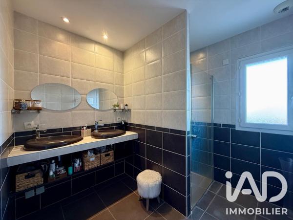 Maison à vendre 6 pièces 160 m² Saint-Marcellin-en-Forez
