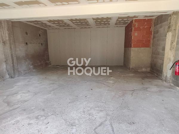 Garage / dépôt à louer - 50 M² pour stockage de matériel